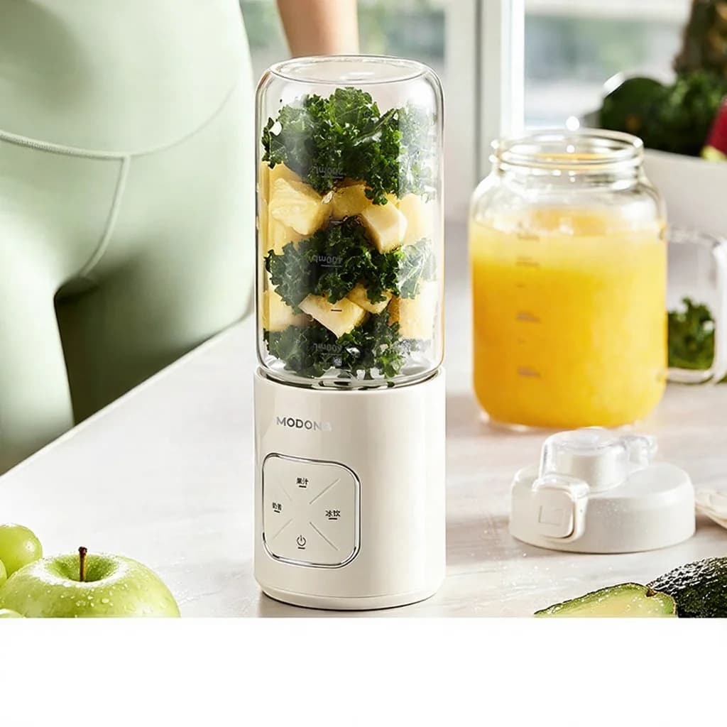 Prenosný bezdrôtový mixovací pohár na džús a smoothies