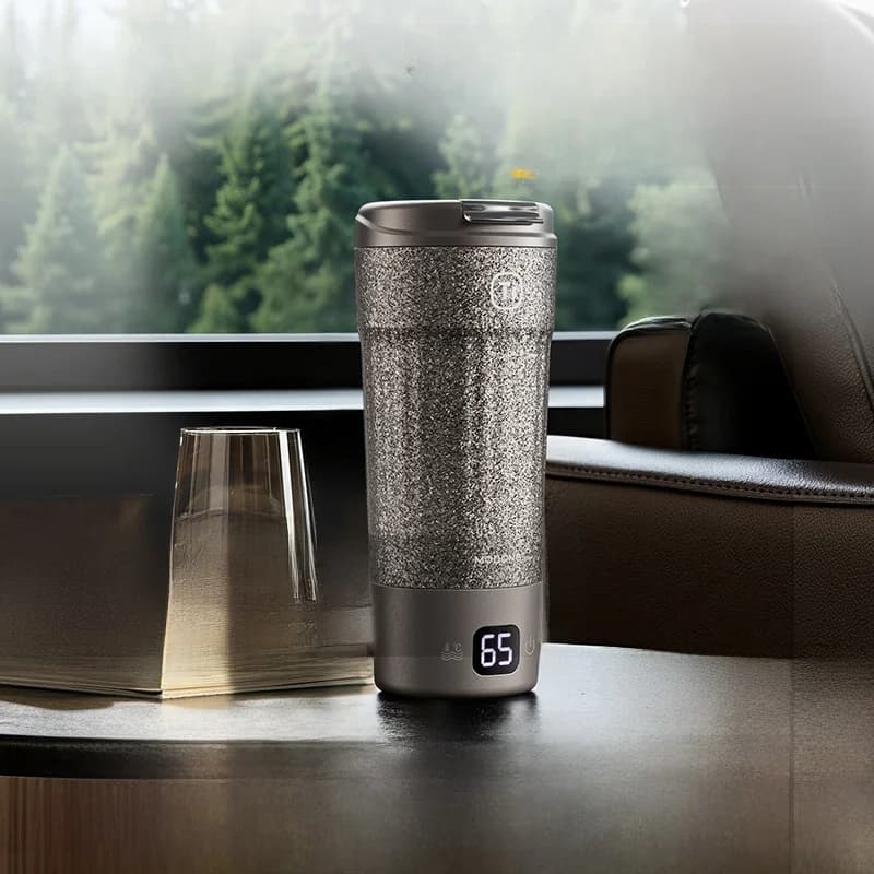 Prenosný titánový elektrický ohrievací hrnček 400 ml s displejom teploty