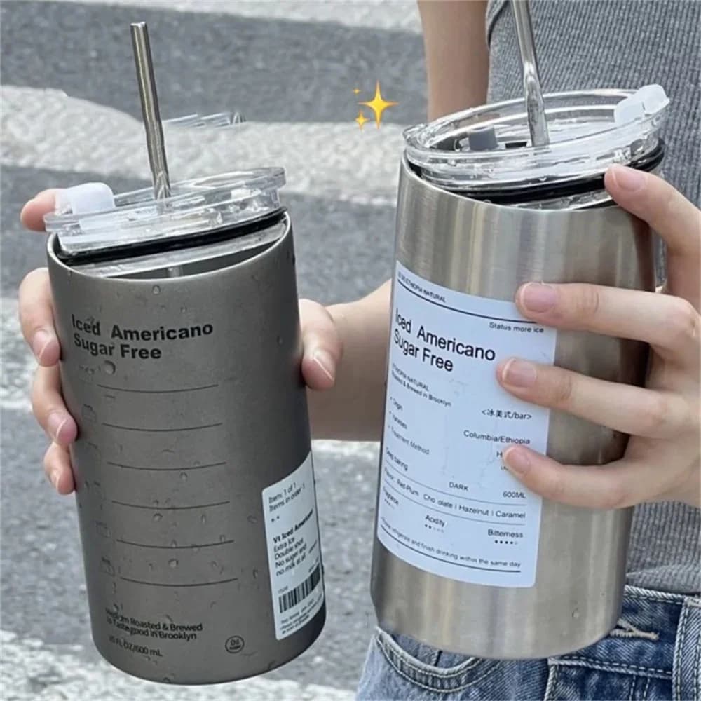 600ml termohrnček so slamkou